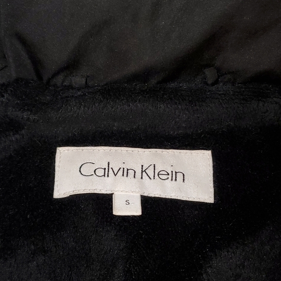 Calvin Klein Size Small Down filled puffer coat with hood - Picture 3 of 5